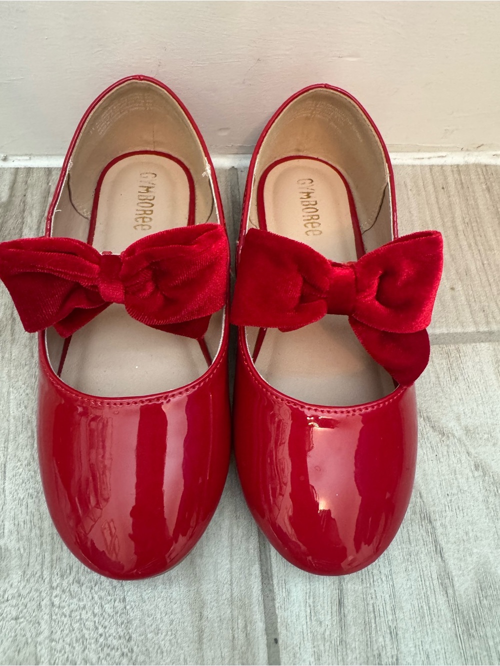Girls red patent leather shoes size 11
